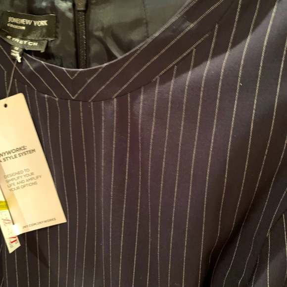 Amazing brand new Jone New York strips dress navy in white. Size : 14 - Picture 12 of 13